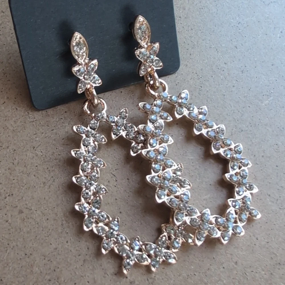 Elegant Gold Tone Floral Earrings